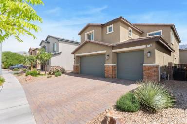 Main picture of 7438 Ardenno St