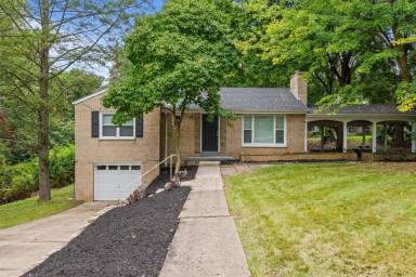 Main picture of 390 Southridge Dr