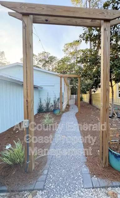 Main picture of 444 Montigo Ave N
