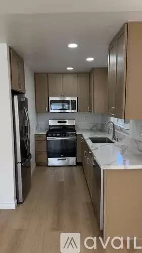 Main picture of 4326 Oregon St