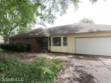 Main picture of 3611 Poplar Ave