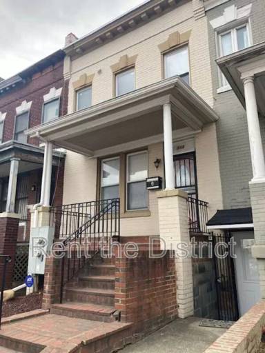 Main picture of 513 Florida Ave NE