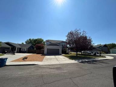 Main picture of 319 SW 33rd Dr