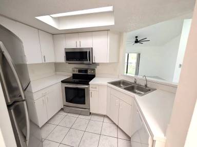 Main picture of 9705 SW 138th Ave