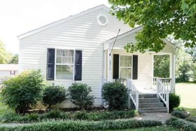 Main picture of 2912 Franklin Ave NW