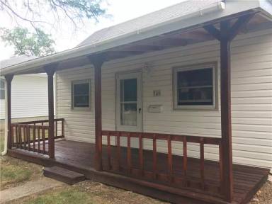 Main picture of 709 E 5th St
