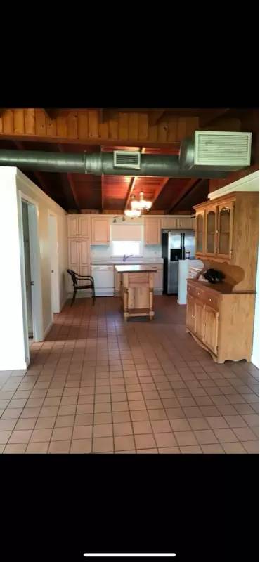 Main picture of 673 Lake Agnes Dr