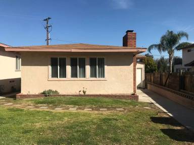 Main picture of 25068-70-72 La Mar Rd