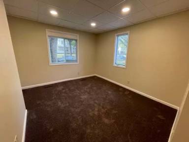 Main picture of 2900 Queen Ave N