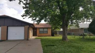 Main picture of 2910 SW 86th St