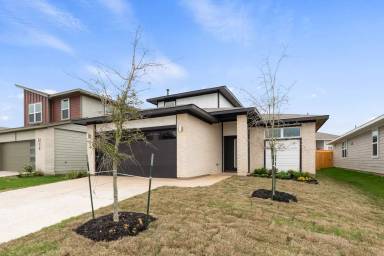 Main picture of 220 Deserti Rd