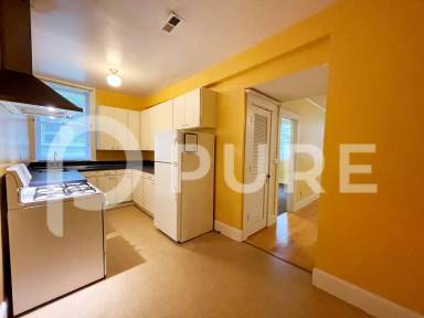 Main picture of 2167 SW Yamhill St