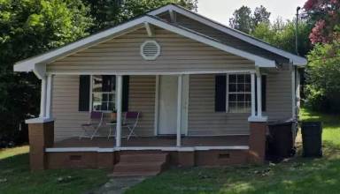 Main picture of 304 Holt Ave