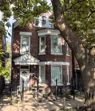 Main picture of 1523 S Harding Ave