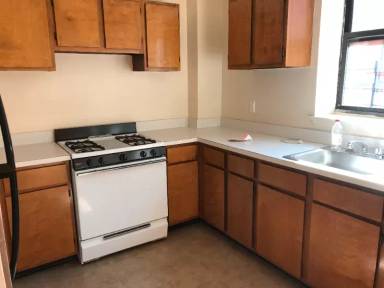 Main picture of 1621 Eastern Pkwy