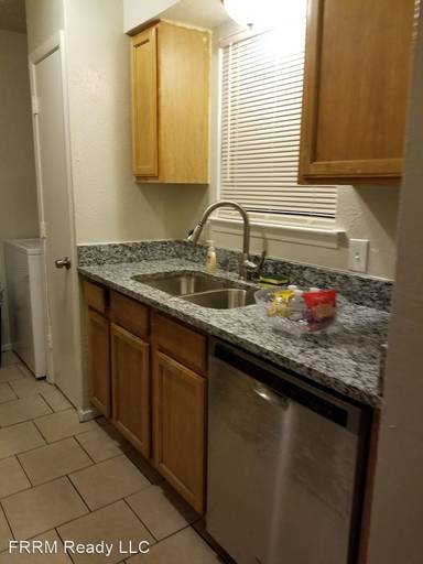 Main picture of 2403 Doreen St