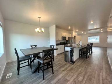 Main picture of 1089 E Waterway Ln