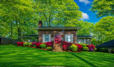 Main picture of 3052 Riviera Dr NW