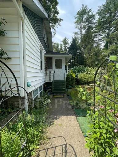 Main picture of 873 Lower Swiftwater Rd