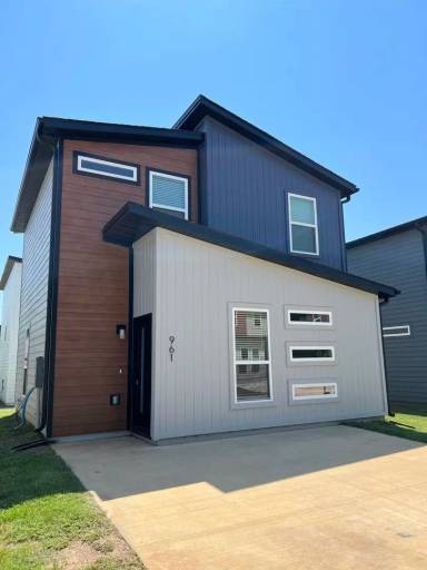 Main picture of 961 Boardwalk Ave
