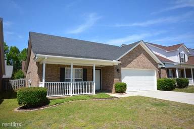Main picture of 7632 Main St