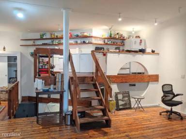 Main picture of 600 W 18th St