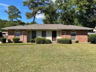 Main picture of 3925 Strathmore Dr
