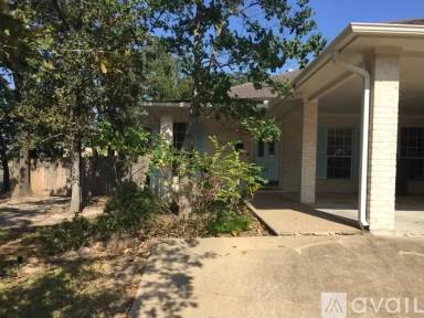 Main picture of 2100 Hidden Hollow Cir