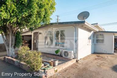 Main picture of 826 W 6th St
