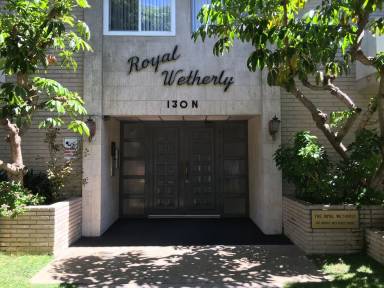 Main picture of 130 N Wetherly Dr