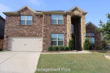 Main picture of 927 Bentley Dr