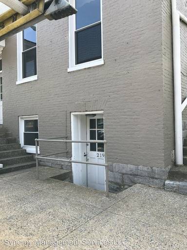 Main picture of 217 W Washington St