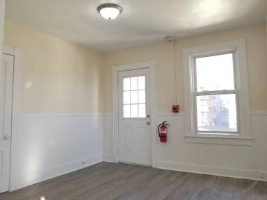 Main picture of 80 Burnside Ave