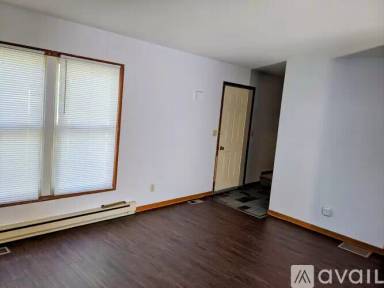 Main picture of 1600 E 9th St
