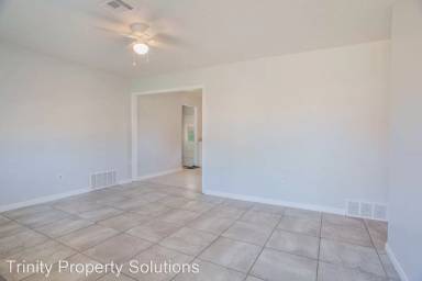 Main picture of 604 N Dallas Ave