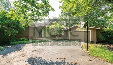 Main picture of 16537 Lamar Ave