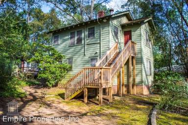 Main picture of 718 Edgewood St