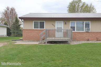 Main picture of 1624 W Lincoln Ave