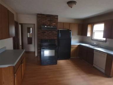 Main picture of 10 Laurel ave
