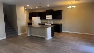 Main picture of 44 Jasmine Point St