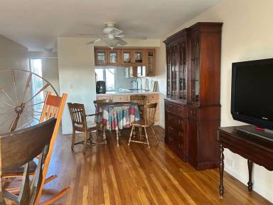 Main picture of 40 Webster Ct