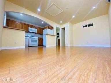 Main picture of 6422 Yarmouth Ave