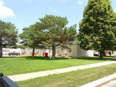 Main picture of 3609 S Larch Ave