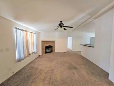 Main picture of 180 N Dorothy Ave