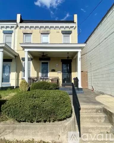 Main picture of 3108 Moore St