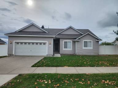 Main picture of 8169 N Ainsworth Dr
