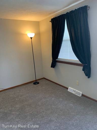 Main picture of 1220 N Grant Ave