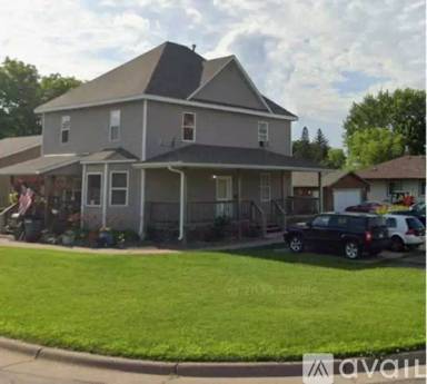 Main picture of 305 8th Ave SE