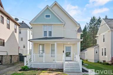 Main picture of 724 Electric St