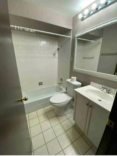 Main picture of 5718 W 64th Pl